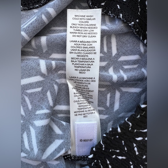 White House Black Market Halter Neck top - Size Small - Picture 12 of 16